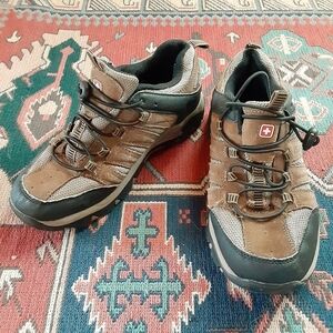 SWISS GEAR Men's Size 5 Hiking Shoes